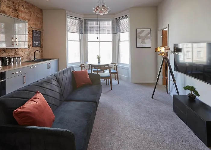 Host & Stay - North Marine House